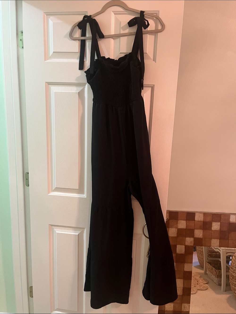 Women’s Black Tie-Strap jumper